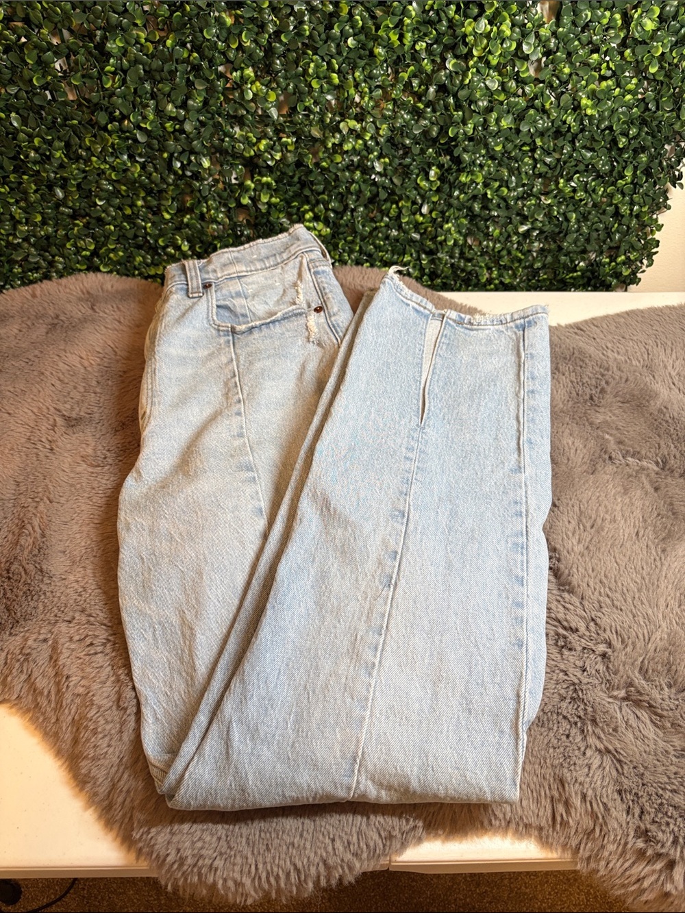 Abercrombie & Fitch Light Wash 90s Straight Jeans Size 10
